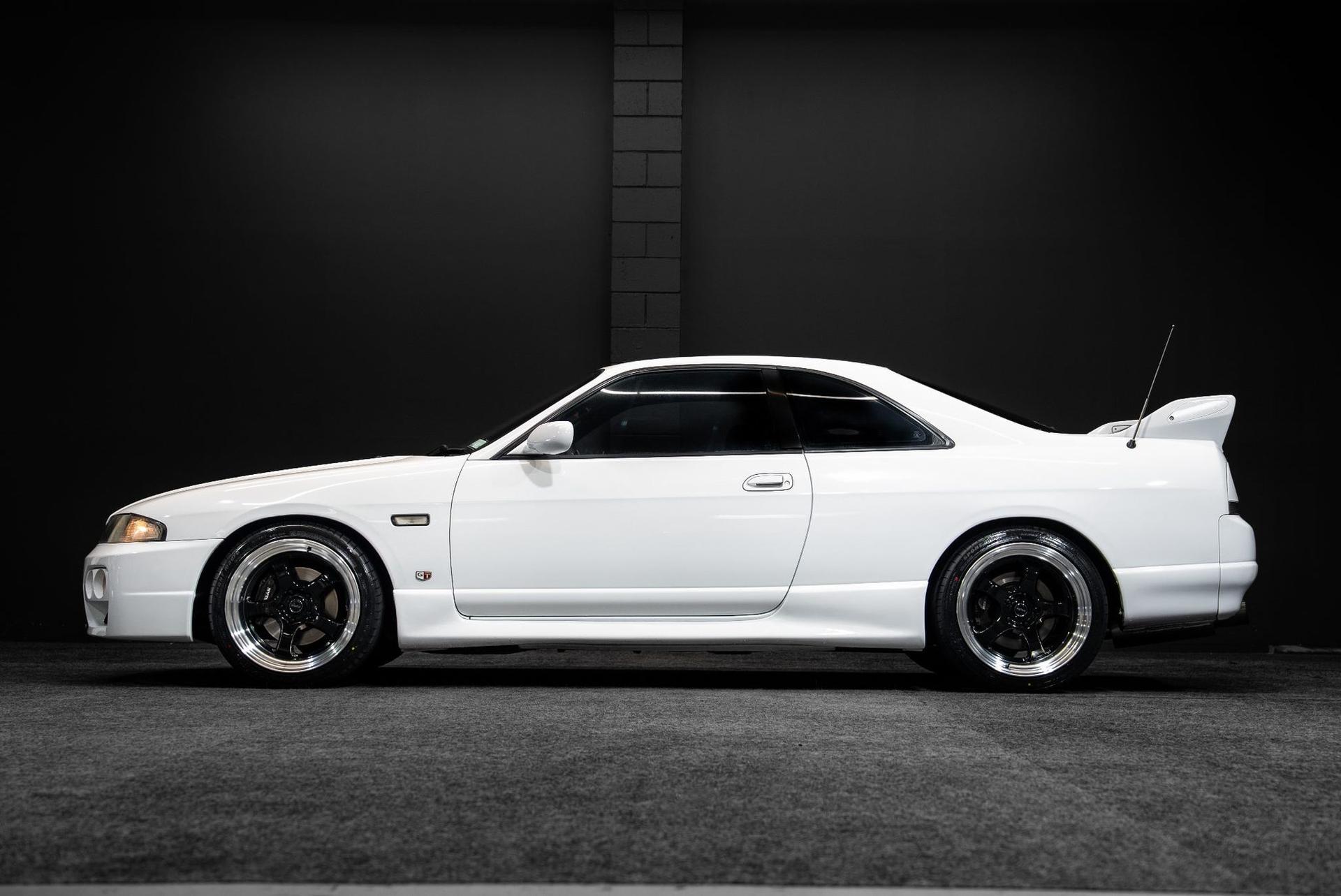 5sp Color 1997 Nissan Skyline R33 | GTS25T 5SP Manual! - N/A – CustomCars